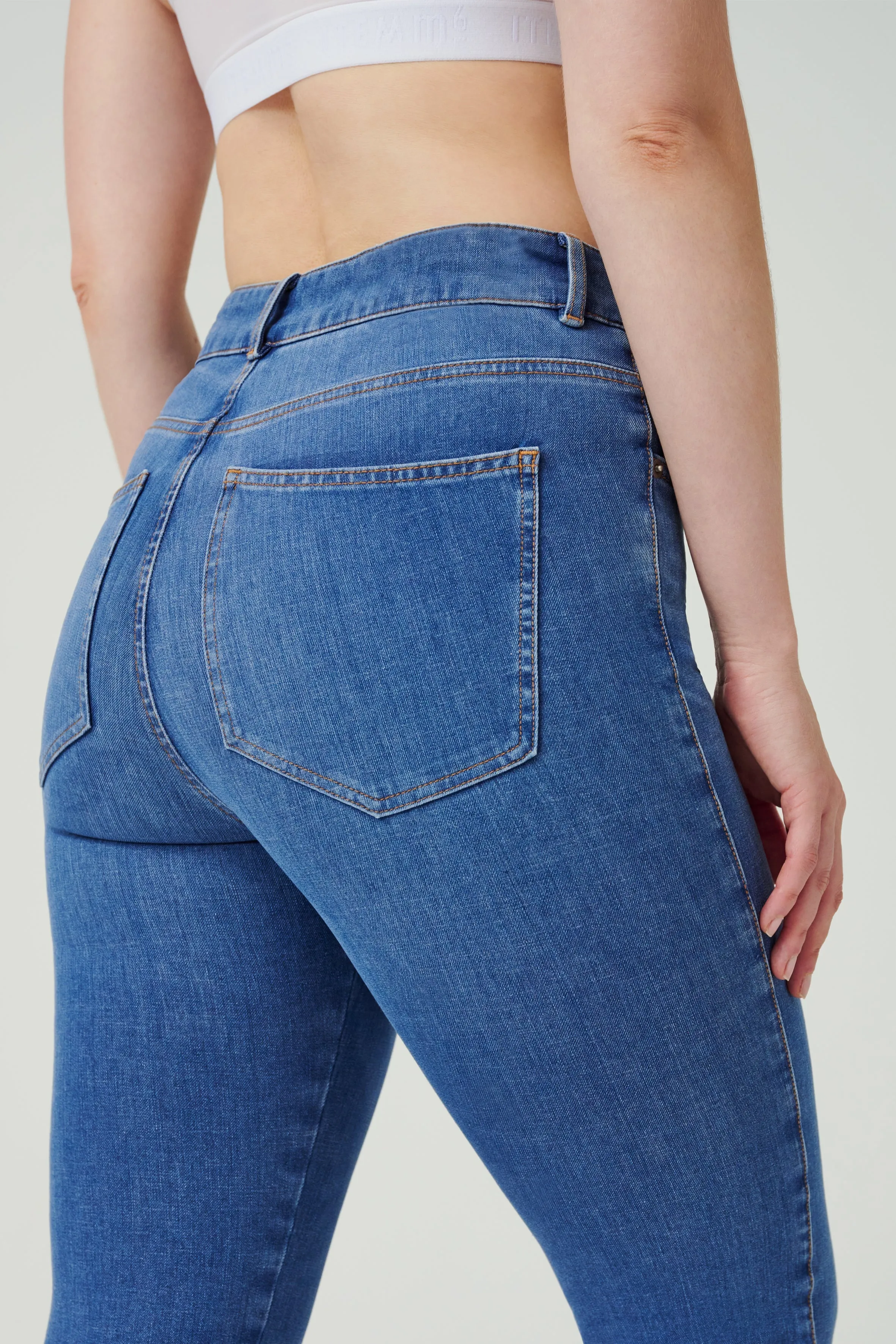 Cropped High Waist Shape Jeans