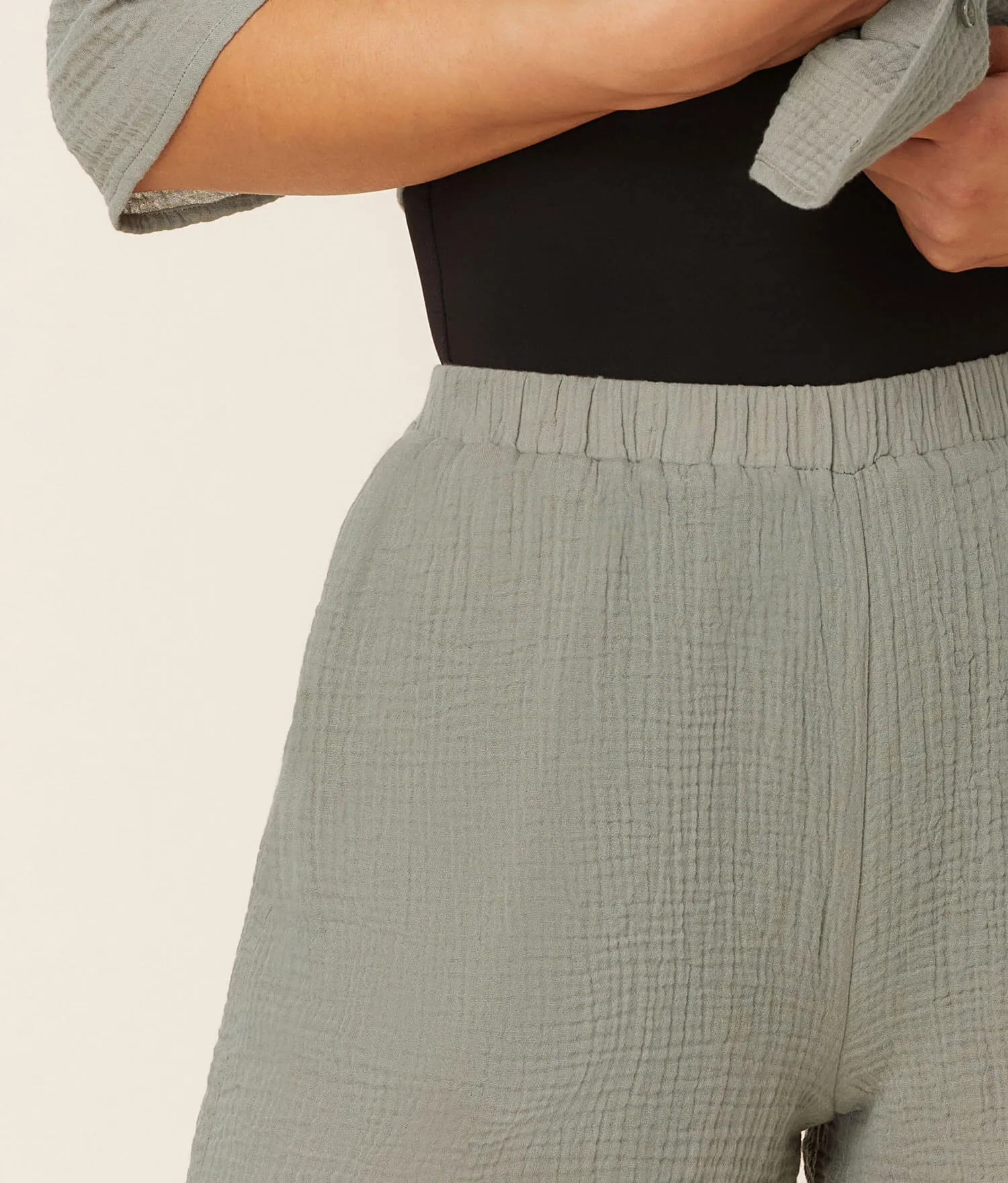 The Isabela Short - Cotton Gauze - Aloe